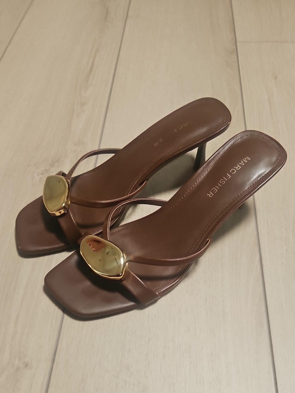 Marc Fisher Brown Leather Mid-Heel Sandals with Gold Accent Size 7.5